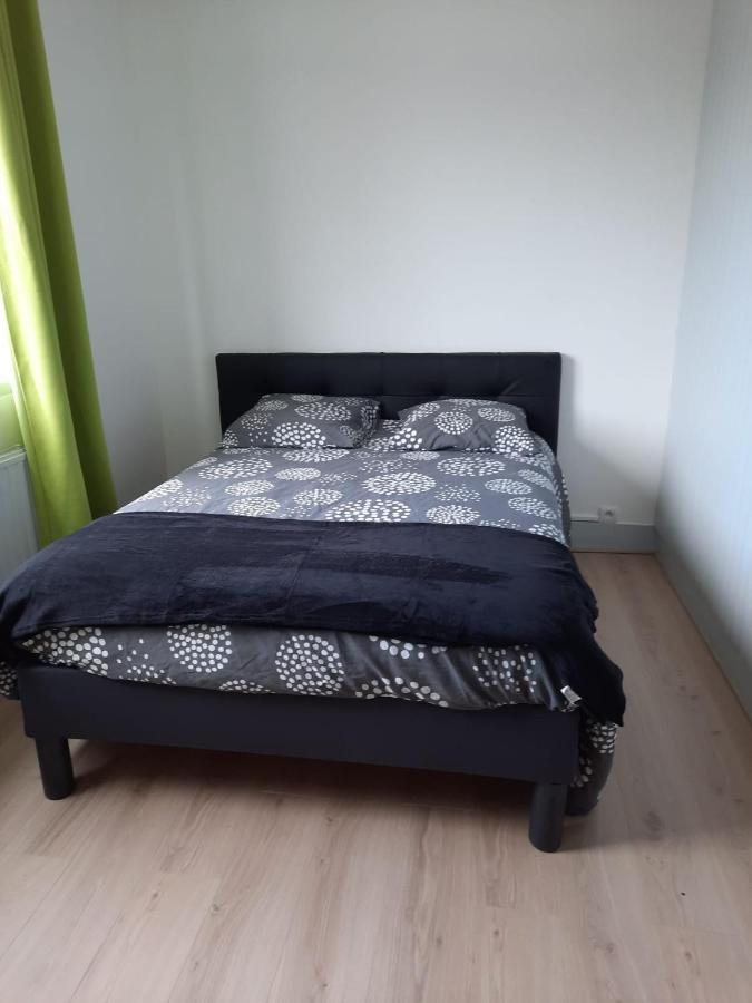 Detente A La Apartment *